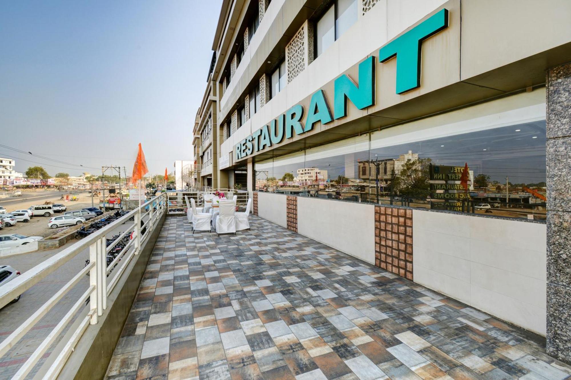 Hotel Desert Inn Tharad Buitenkant foto